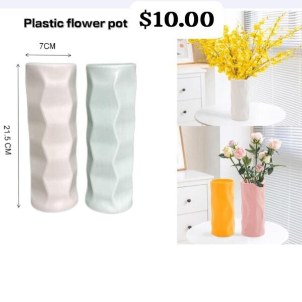 Plastic flower pot